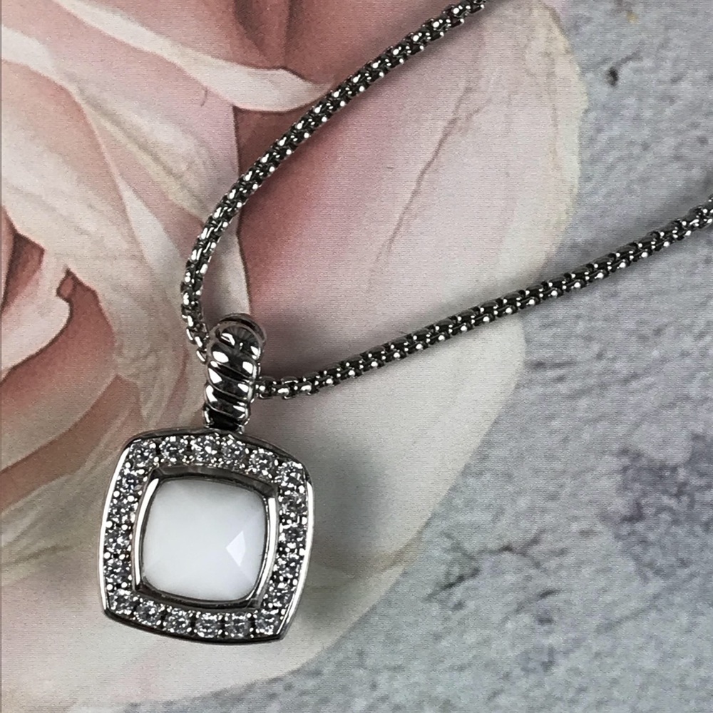 David Yurman Petite Albion Necklace with white Topaz and Pavé Diamonds